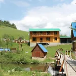 Guest house Zustrizh U Leva Pilipets