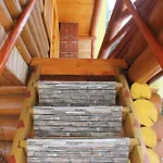 Guest house Zustrizh U Leva