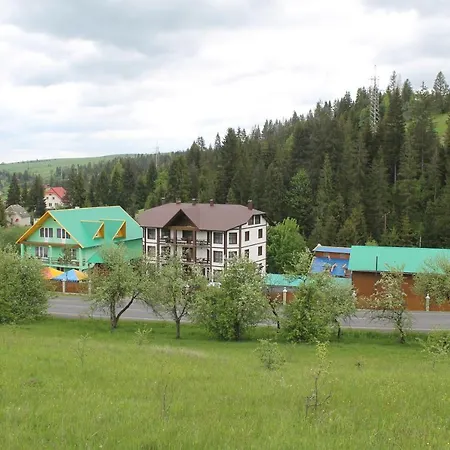 Guest house Zustrizh U Leva