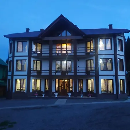 Guest house Zustrizh U Leva Pilipets