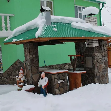 Zustrizh U Leva Pensjonat Pilipets