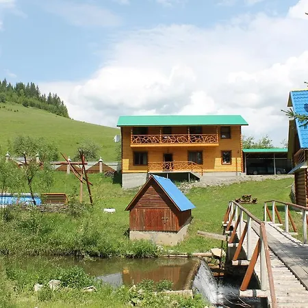 Guest house Zustrizh U Leva Pilipets