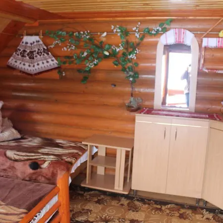 Guest house Zustrizh U Leva Pilipets